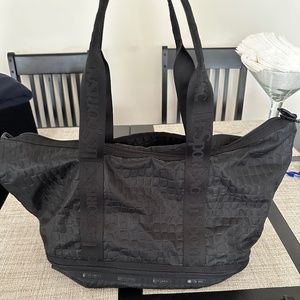 Le SportSac overnight/gym bag